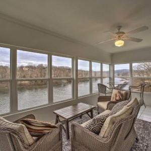 Lakefront Home with Hot tub Dock and Resort Amenities Missouri