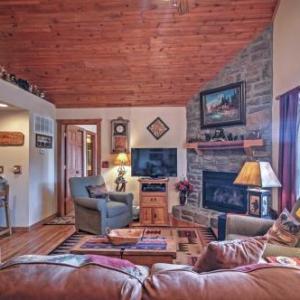 Branson Little Cedar Resort-Style Cabin with Porch!