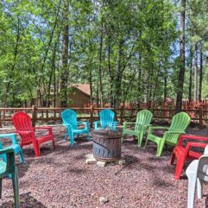 Central Pinetop Getaway Golf Hike and Ski Nearby Pinetop