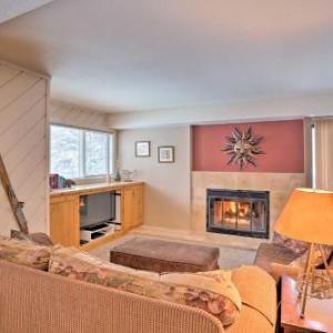 Cozy Alpine Condo with Fireplace Less than 1 mi to Ski Lifts Idaho