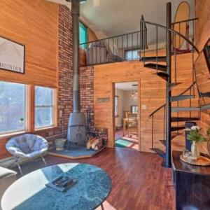 Modern Hunter Mountain Home 1 Mile from Resort!