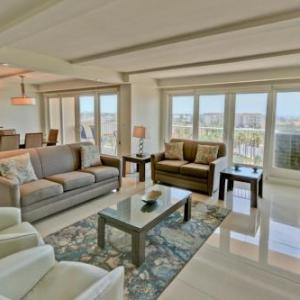 Soak up the sun! Spacious Bayview condo beachfront resort with shared pools & jacuzzi Pet Friendly