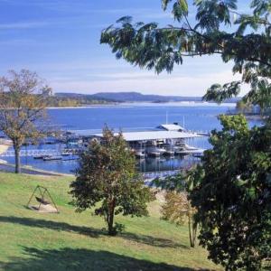 Yacht Club Resort Suites at table Rock Lake Missouri