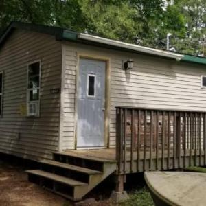 Crappie Cabin   Waterfront resort on Fremont Wolf River Fremont Wisconsin