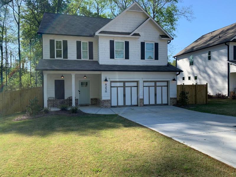 4 Bedroom New Acworth Construction - Fully Equipped Home Away Getaway - main image