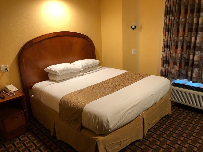 Americas Best Value Inn Addison - image 5