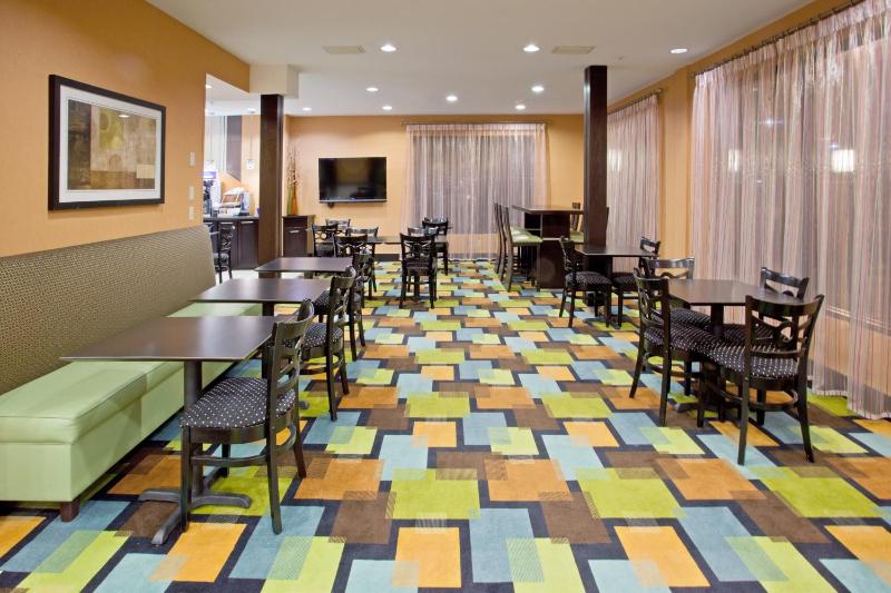 Holiday Inn Express Arlington Interstate 20 Parks Mall an IHG Hotel - image 7