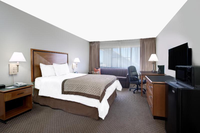 Hawthorn Suites by Wyndham Arlington - image 5