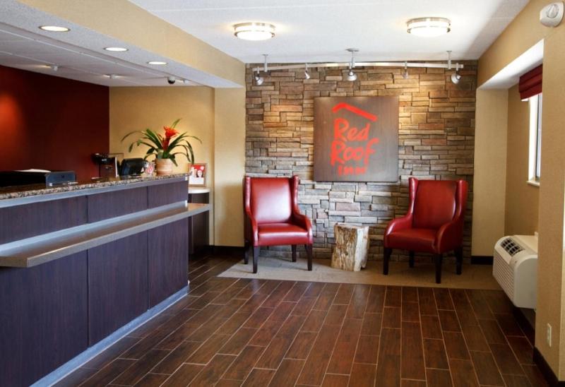 Red Roof Inn Asheville West - image 5