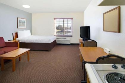 WoodSpring Suites Asheville - image 14