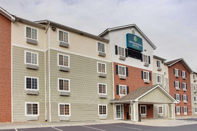 WoodSpring Suites Asheville - image 6