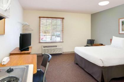 WoodSpring Suites Asheville - image 7