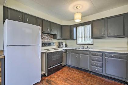 Ashland Apartment Walkable and Pet Friendly! - image 6