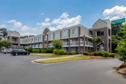 Quality Inn Northlake - image 3