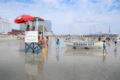 The Lucky Beach House The Most Popular Beach House in Atlantic City! WOW! - image 10