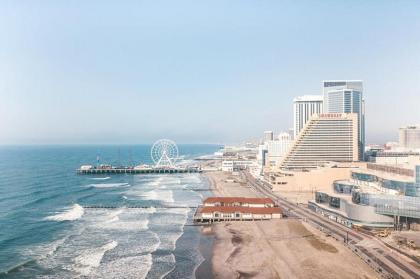 Huge 2BR 3BA Ocean Front Condo on the Boardwalk by CozySuites - image 9