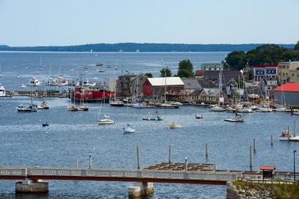 Suites at Belfast Bay - image 12