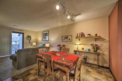 Ideally Located Bella Vista Townhome with Deck! - image 15