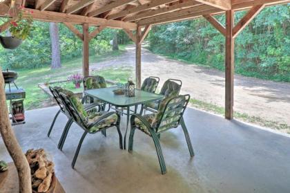 Creekside Berryville Cabin with Kayaks and More!