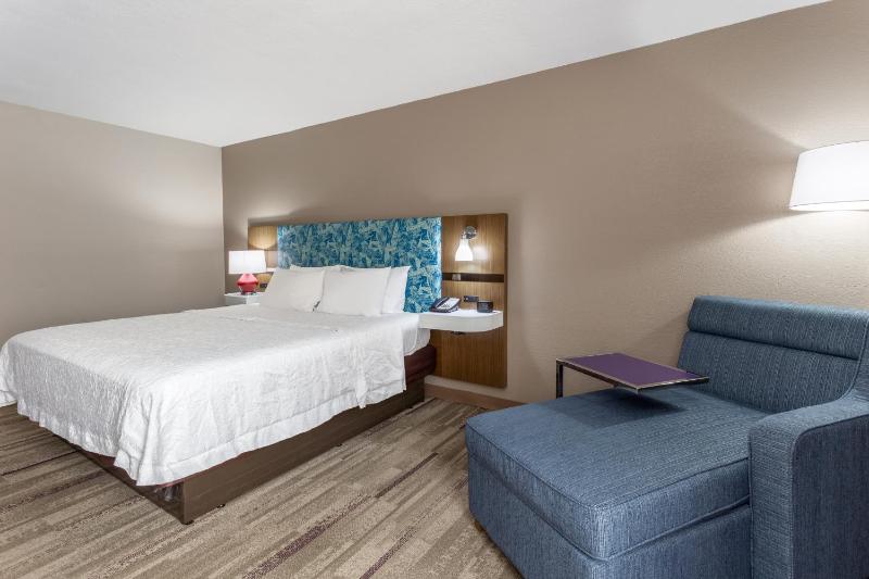 Hampton Inn Biloxi/Ocean Springs - image 7