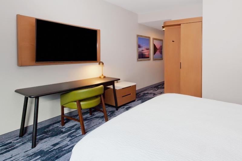 Fairfield Inn & Suites by Marriott Birmingham Colonnade - image 5