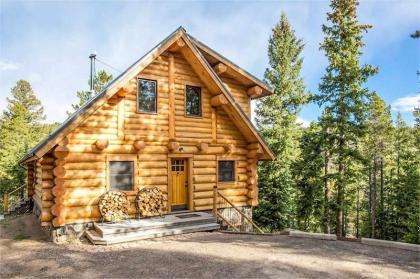 Log Cabin on the River: Hot Tub BBQ  and Fire Pit