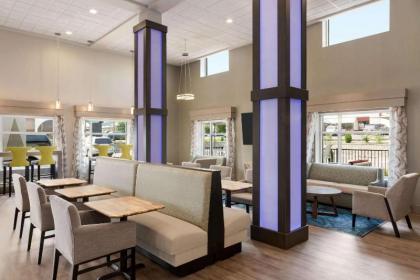 Days Inn & Suites by Wyndham Bowling Green - image 3