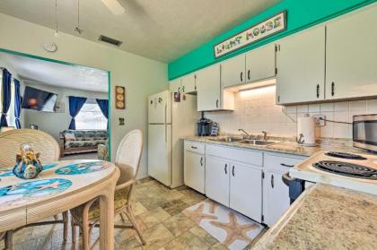 Lighthouse Cottage - Pet Friendly Bradenton Home - image 9