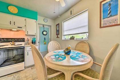 Lighthouse Cottage - Pet Friendly Bradenton Home - image 10