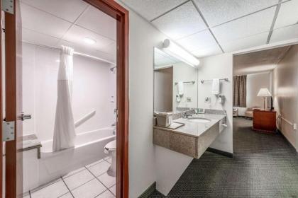 Quality Inn Bradley- Bourbonnais - image 3