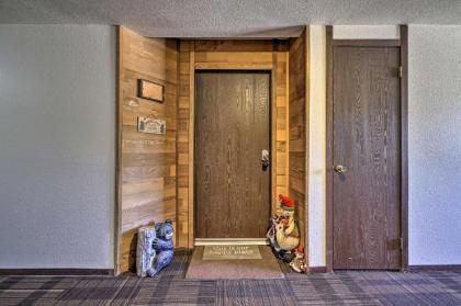 Slopeside Condo with Hot Tub and Game Room Access! - image 12