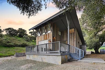 Private Cottage on Vineyard with Loft & Hill Views cottage