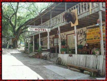 the Buffalo Girls Hotel Canton Texas