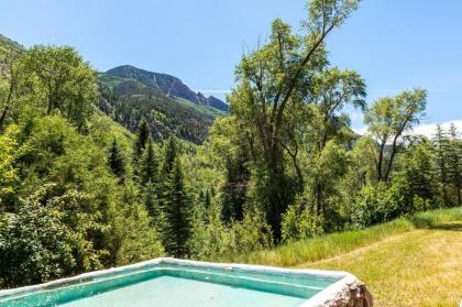 Mt. Sopris Cabin at Filoha Meadows - image 3