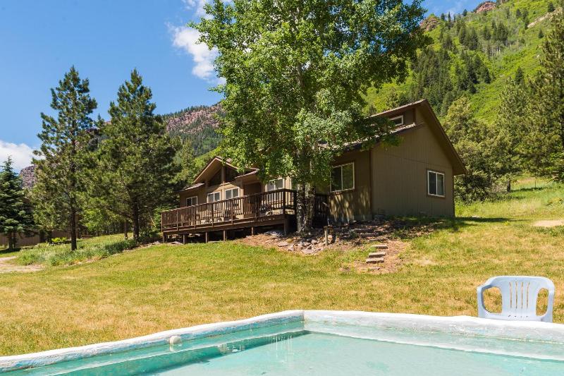 Three Sisters Peak Cabin at Filoha Meadows - image 3