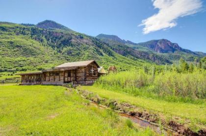 Three Sisters Peak Cabin at Filoha Meadows - image 8