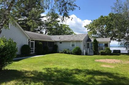 4 Bed 2 Bath Vacation home in Ossipee New Hampshire