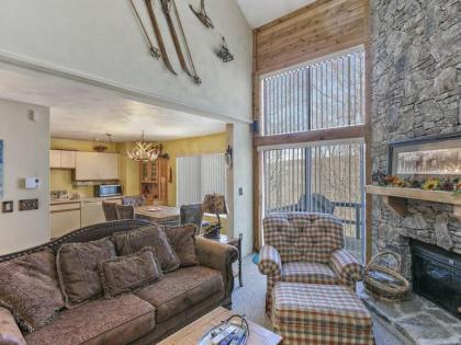 SPECTACULAR 2-LEVEL 7 SPRINGS CONDO-SWISS MOUNTAIN VILLAGE-3BR 3BA SLEEPS 12