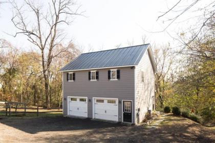 Downtown Charlottesville Carriage House - image 12