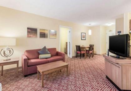 Suburban Extended Stay Hotel Blue Ash-Cincinnati - image 14