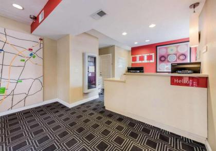 Suburban Extended Stay Hotel Blue Ash-Cincinnati - image 9