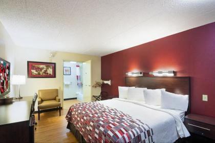 Red Roof Inn Cincinnati East - Beechmont - image 11