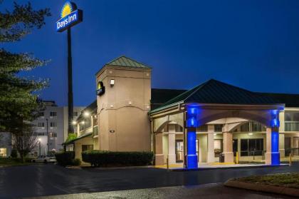 Days Inn by Wyndham Clarksville North EXIT 4 - image 8