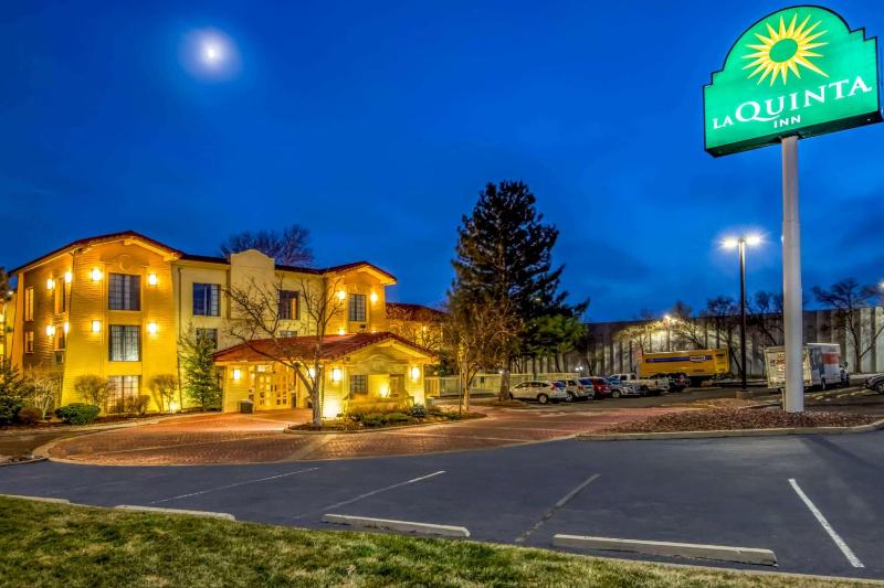 La Quinta Inn by Wyndham Colorado Springs Garden of the Gods - image 7