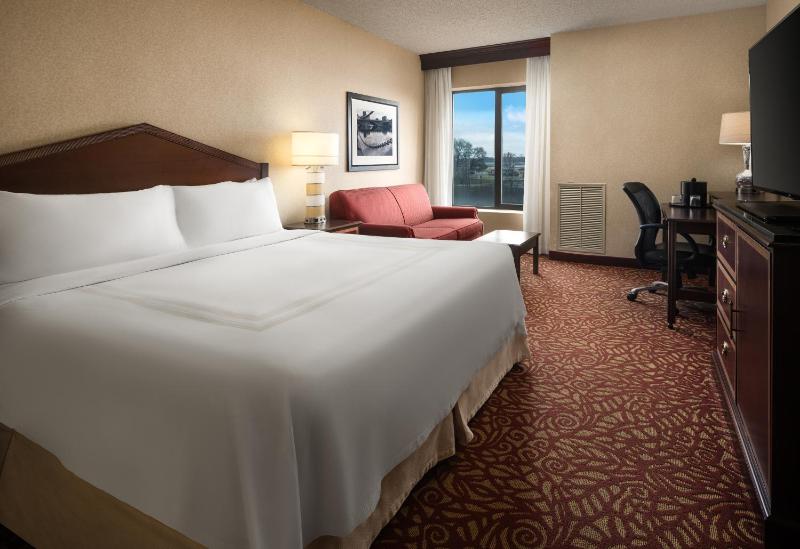 Columbus Airport Marriott - image 7