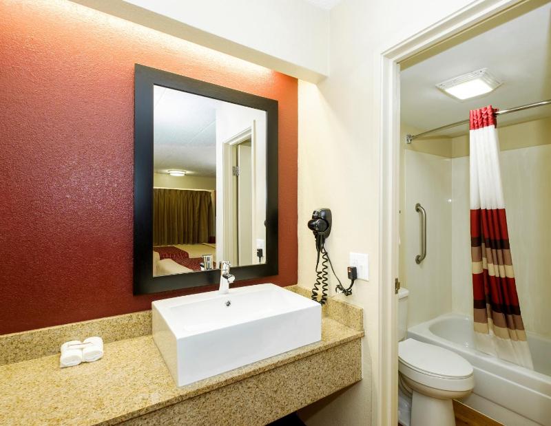 Red Roof Inn Columbus West - Hilliard - image 6