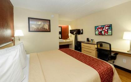 Red Roof Inn Columbus West - Hilliard - image 11