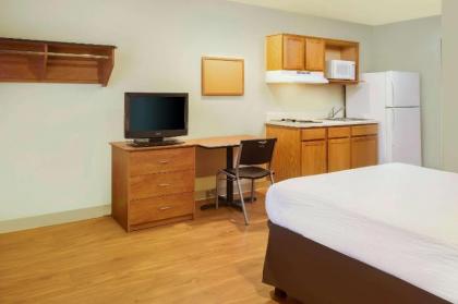 WoodSpring Suites Columbus NE I-270 Airport - image 7