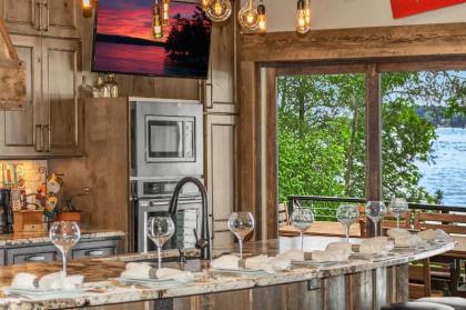 Cross Lake Gold Coast with Rustic Charm and Luxury Crosslake