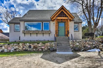 Cozy Custer Cottage with Deck Walk to Shops and Food! - image 6